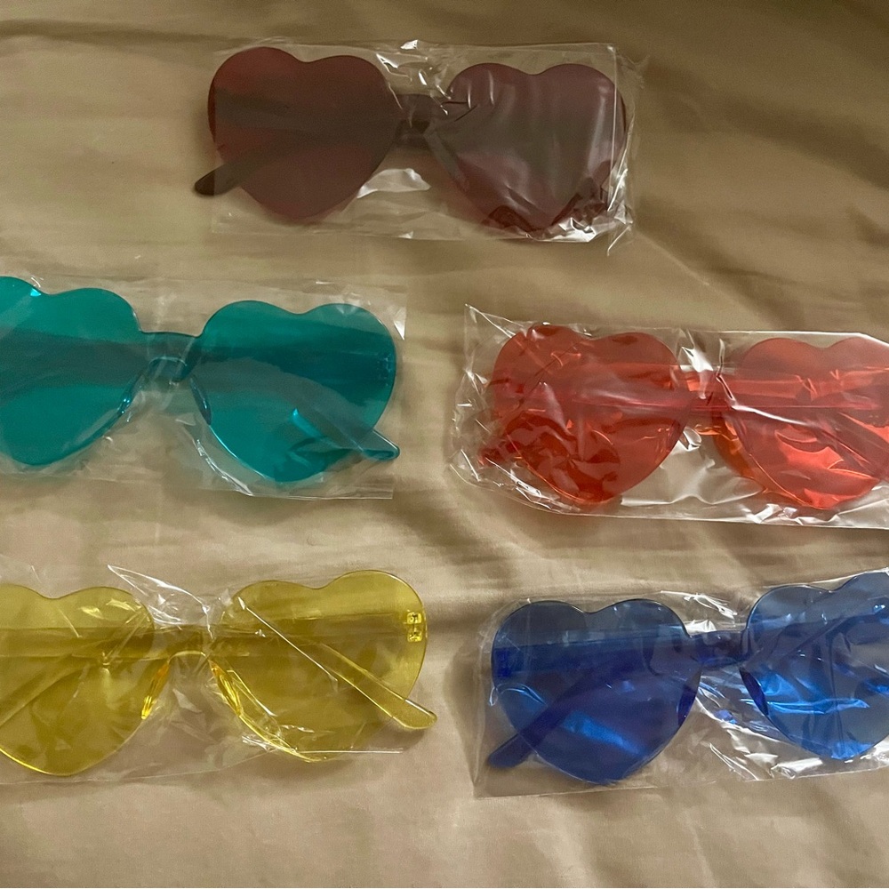 4 Heart-Shaped Sunglasses Set - Multicolor